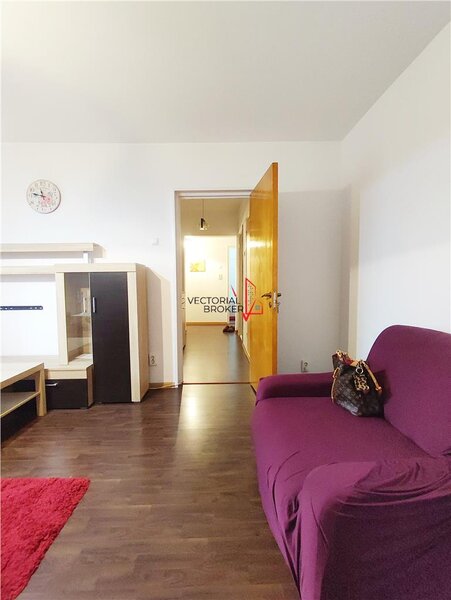 Intersectia Doamna Ghica, planul doi, prima inchiriere apartament et. 3,